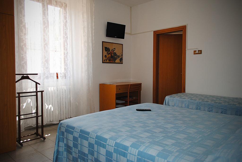 Albergo Ristorante La Torretta Castiglione dei Pepoli Habitación foto